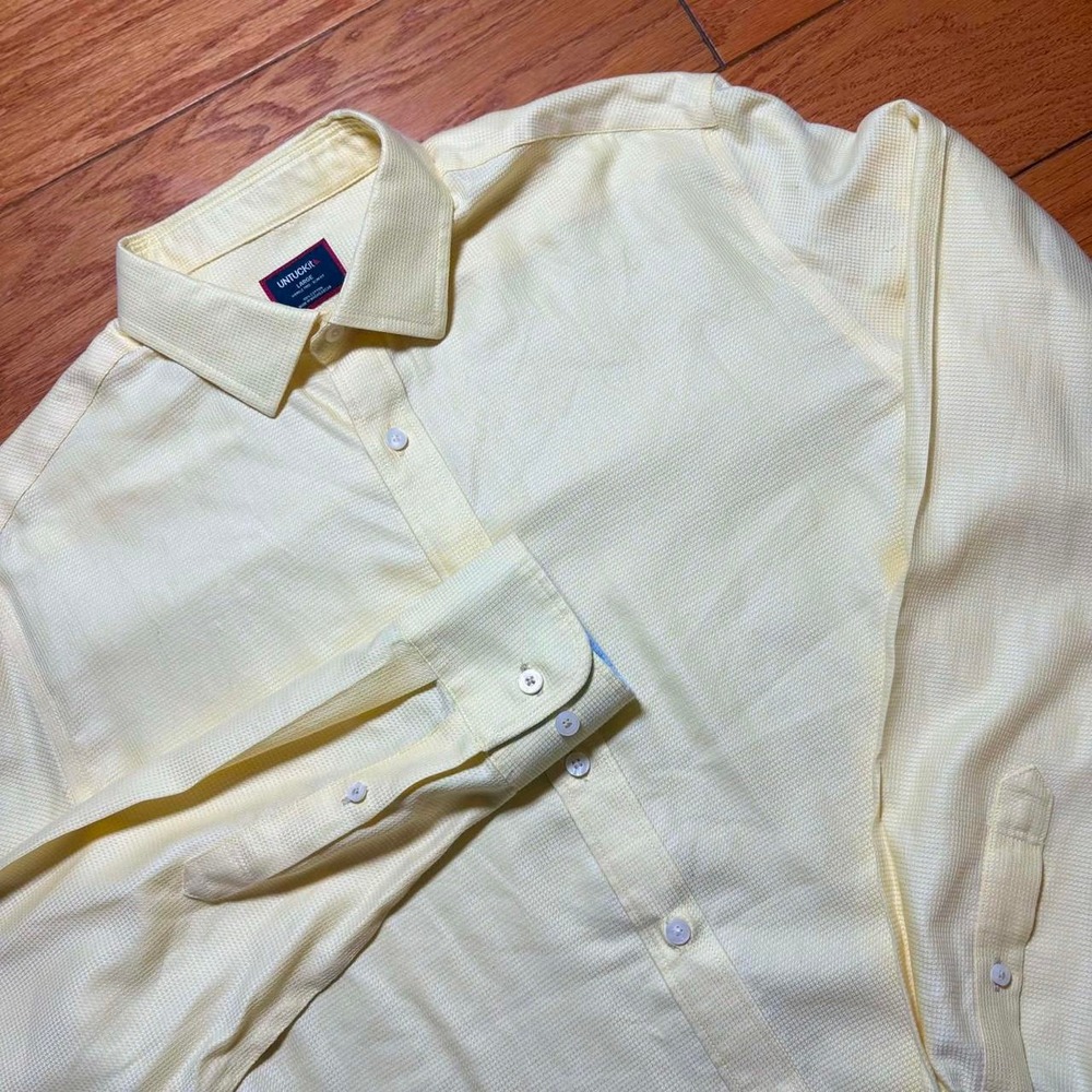 UnTuckit men's Large yellow Longsleeve dress shirt